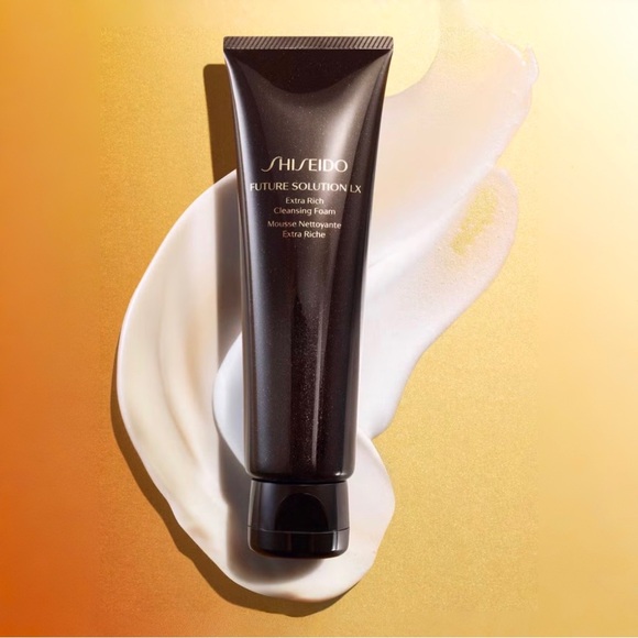 NWOB SHISEIDO FUTURE SOLUTIONS LX EXTRA RICH CLEANSING FOAM